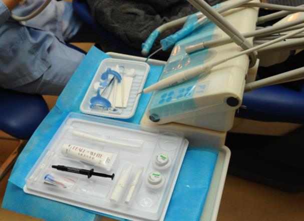 牙齿美白真热案例